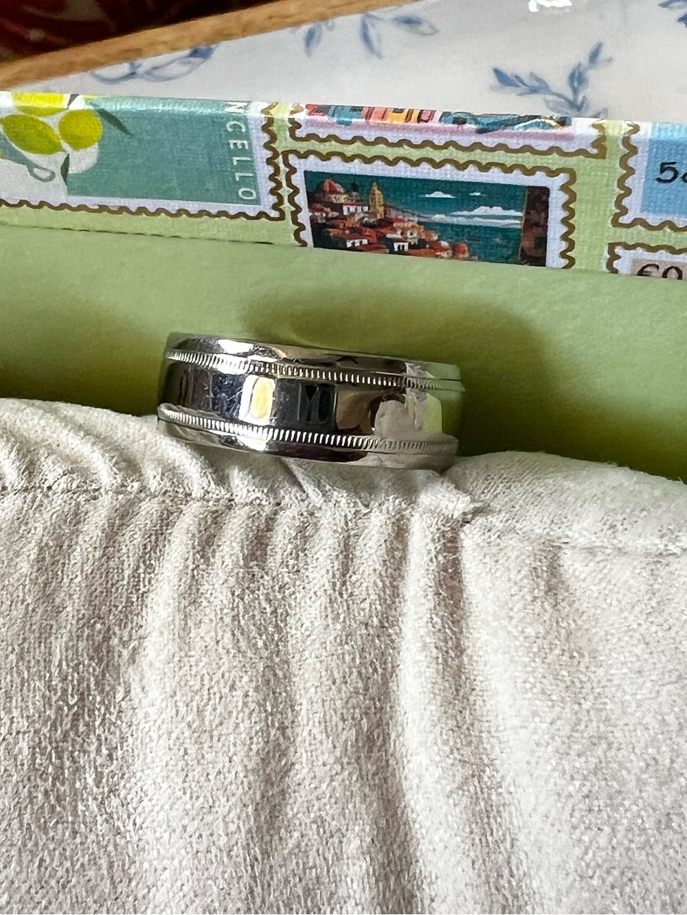 Mens Ring Size 10 Stainless Steel Polished Center Milgrain Edge Band #1004 - Picture 2 of 3